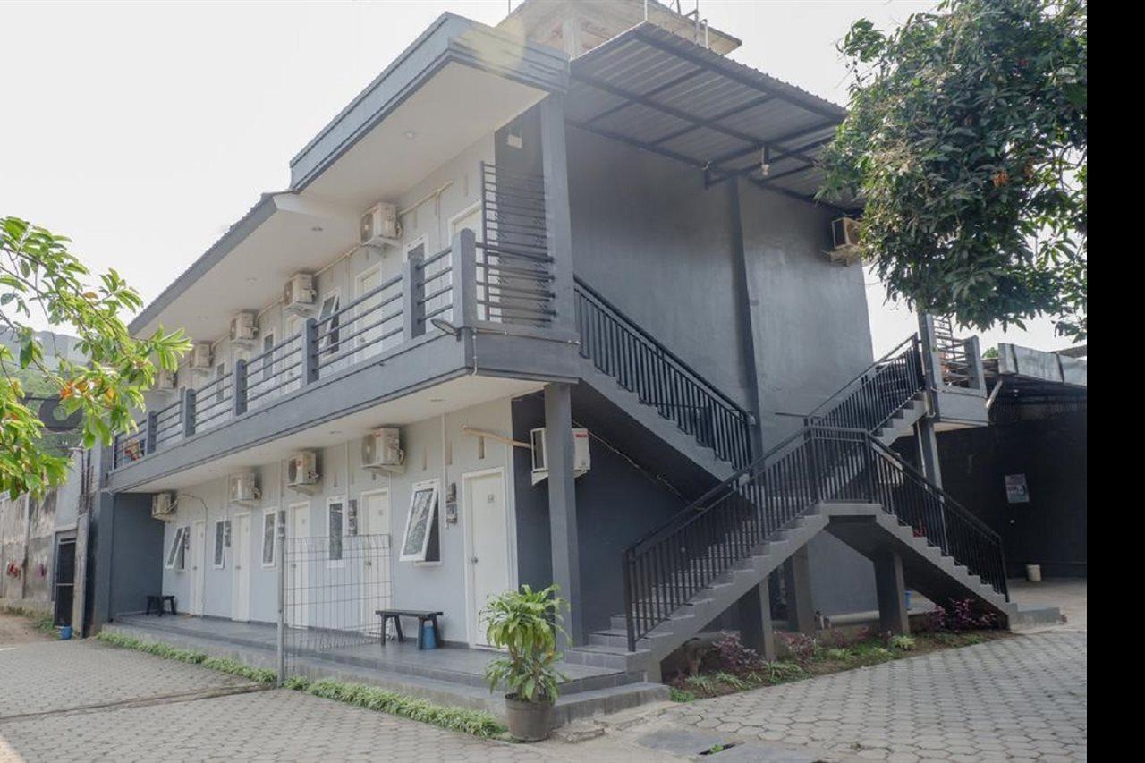 Super Oyo Capital O 1176 J3 Residence Syariah Jembel Exterior foto